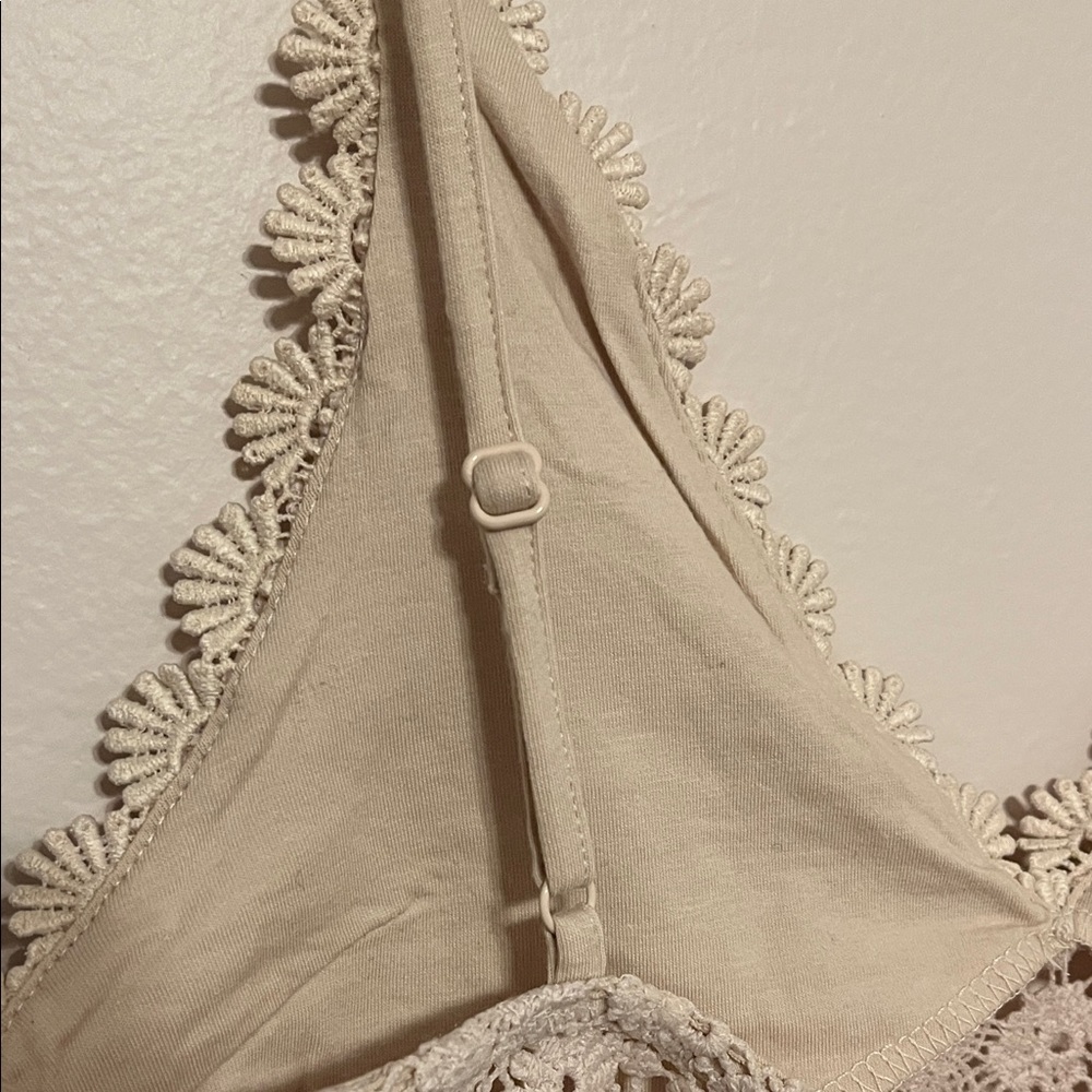 NWOT Beige Floral Crochet Lace Top - Picture 6 of 6